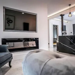 Apartment Luxury Royal Mile Boutique 2bedroom, Edinburgh