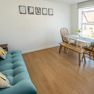 Pass The Keys Modern Stylish With Parking Apartment Bournemouth