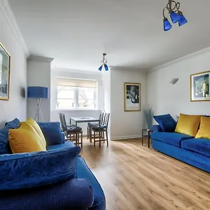 Apartment Guestready - Stylish W/ Parking Near, Edinburgh